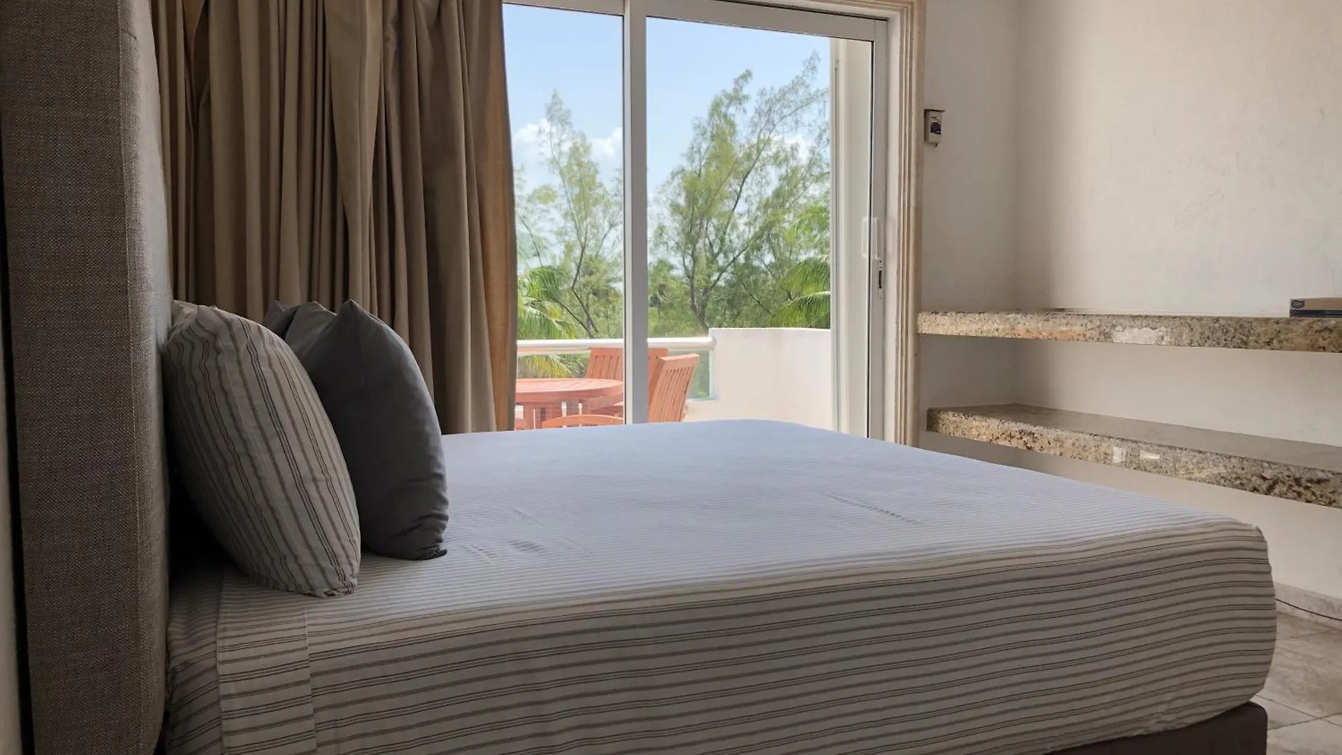 4Br Beachfront Beautiful House By Solmar Rentals Cancun