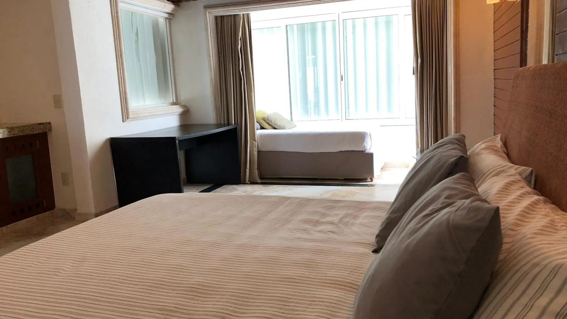 4Br Beachfront Beautiful House By Solmar Rentals Cancun Holiday home